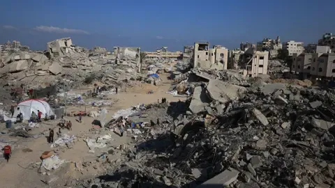 Military Armored Vehicles Push into Key Gaza City Residential Area